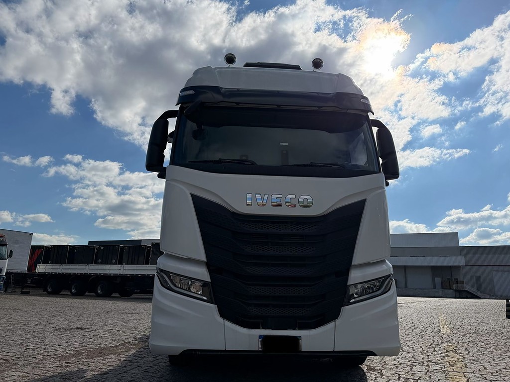 Caminhão IVECO S-WAY 540 Cavalo Mecânico ANO 2023 de Geração Caminhões e Carretas no Paraná