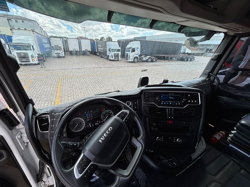 Caminhão IVECO S-WAY 540 Cavalo Mecânico ANO 2023 de Geração Caminhões e Carretas no Paraná