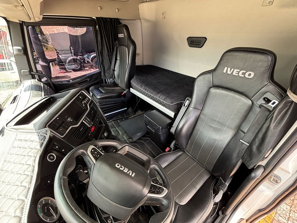 Caminhão IVECO S-WAY 540 Cavalo Mecânico ANO 2023 de Geração Caminhões e Carretas no Paraná