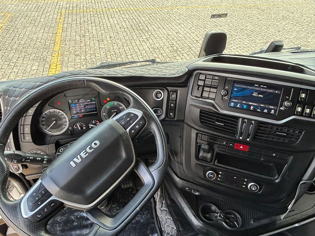 Caminhão IVECO S-WAY 540 Cavalo Mecânico ANO 2023 de Geração Caminhões e Carretas no Paraná
