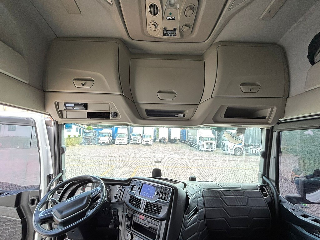 Caminhão IVECO S-WAY 540 Cavalo Mecânico ANO 2023 de Geração Caminhões e Carretas no Paraná