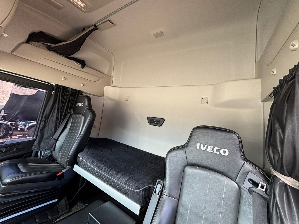 Caminhão IVECO S-WAY 540 Cavalo Mecânico ANO 2023 de Geração Caminhões e Carretas no Paraná