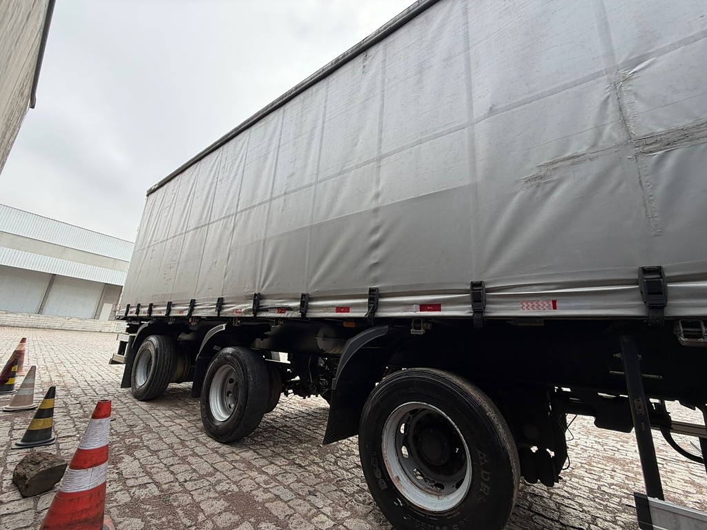 Carreta SEMI-REBOQUE BAU SIDER Facchini ANO 2020 1+1+1 Vanderleia de Geração Caminhões e Carretas no Paraná