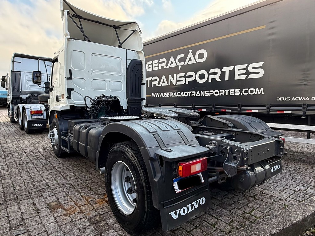 Caminhão VOLVO VM 330 Cavalo Mecânico ANO 2021 de Geração Caminhões e Carretas no Paraná