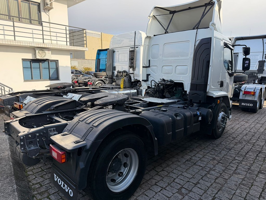 Caminhão VOLVO VM 330 Cavalo Mecânico ANO 2021 de Geração Caminhões e Carretas no Paraná