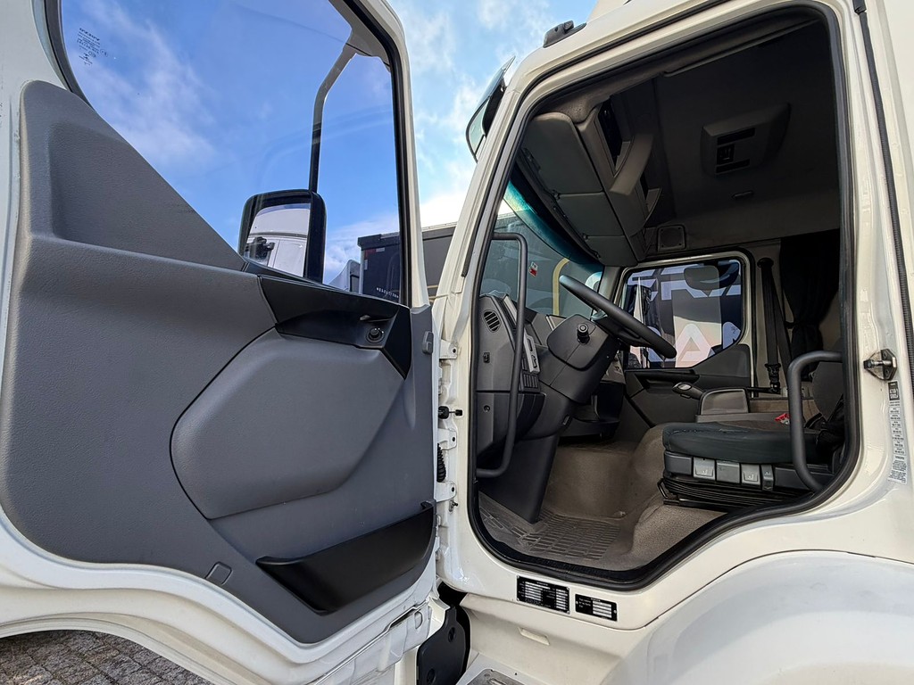 Caminhão VOLVO VM 330 Cavalo Mecânico ANO 2021 de Geração Caminhões e Carretas no Paraná