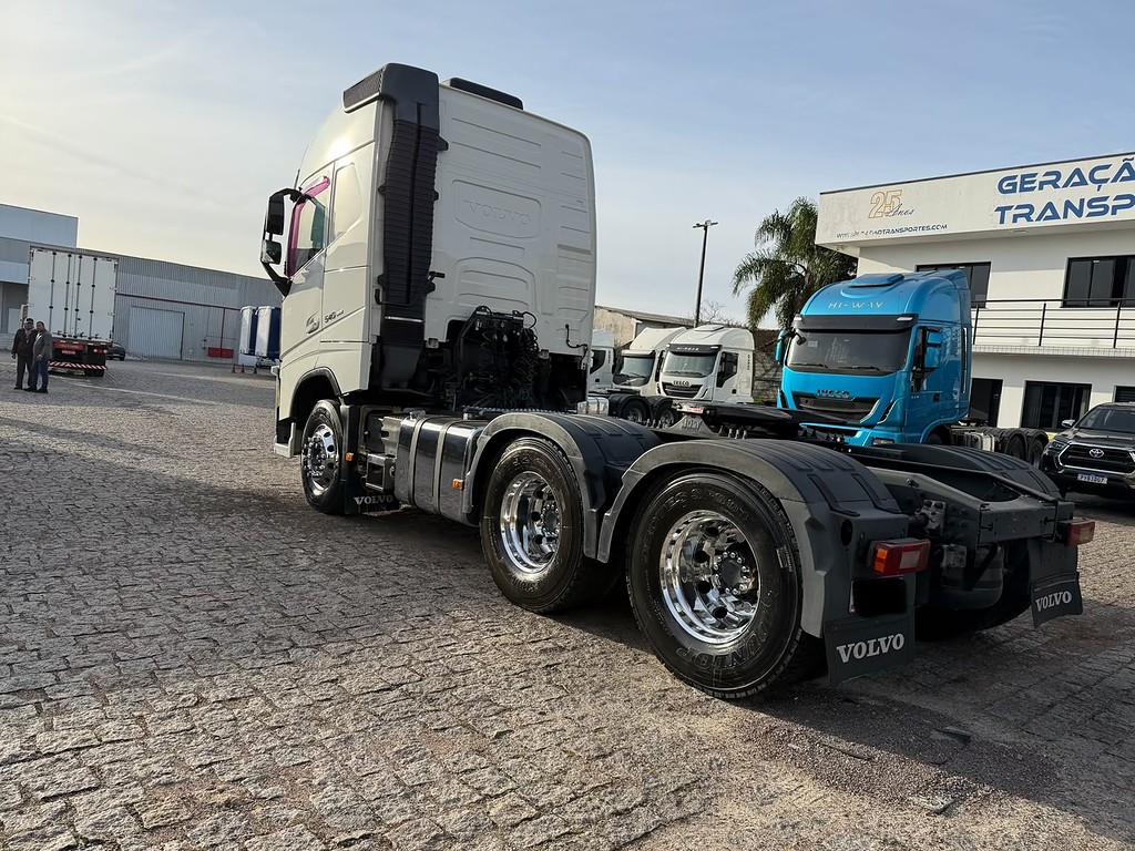 Caminhão VOLVO FH 540 Cavalo Mecânico ANO 2018 de Geração Caminhões e Carretas no Paraná