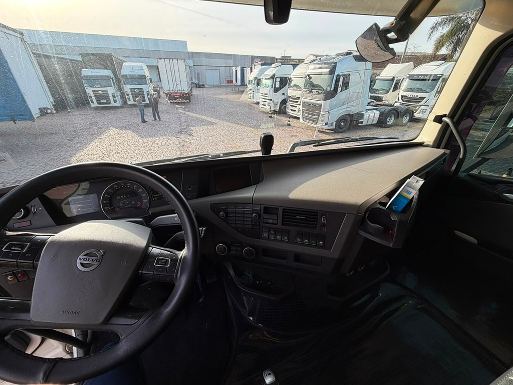 Caminhão VOLVO FH 540 Cavalo Mecânico ANO 2018 de Geração Caminhões e Carretas no Paraná