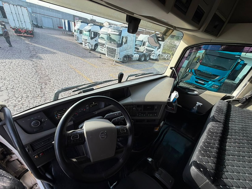 Caminhão VOLVO FH 540 Cavalo Mecânico ANO 2018 de Geração Caminhões e Carretas no Paraná