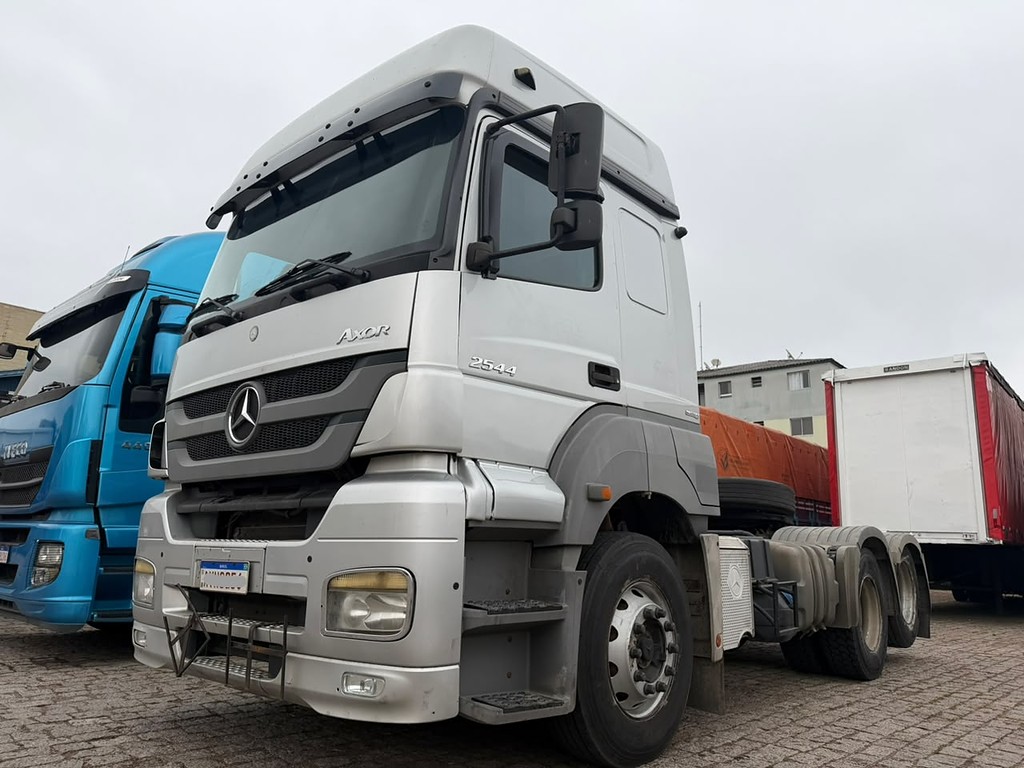 Caminhão MERCEDES BENZ MB 2544 Cavalo Mecânico ANO 2016 de Geração Caminhões e Carretas no Paraná