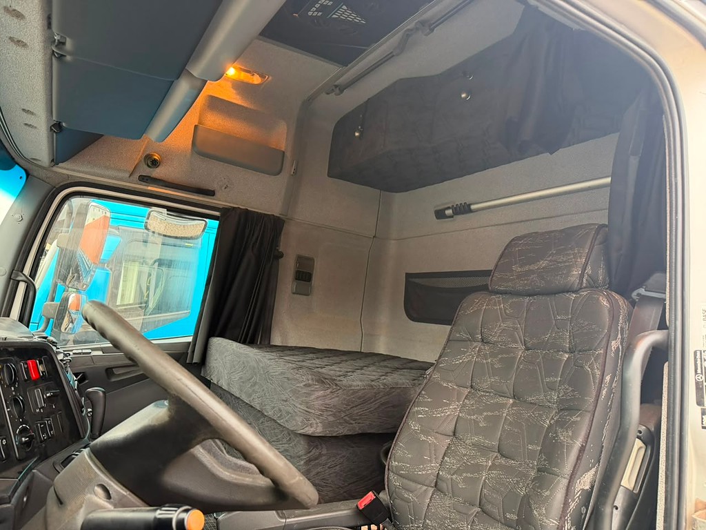 Caminhão MERCEDES BENZ MB 2544 Cavalo Mecânico ANO 2016 de Geração Caminhões e Carretas no Paraná