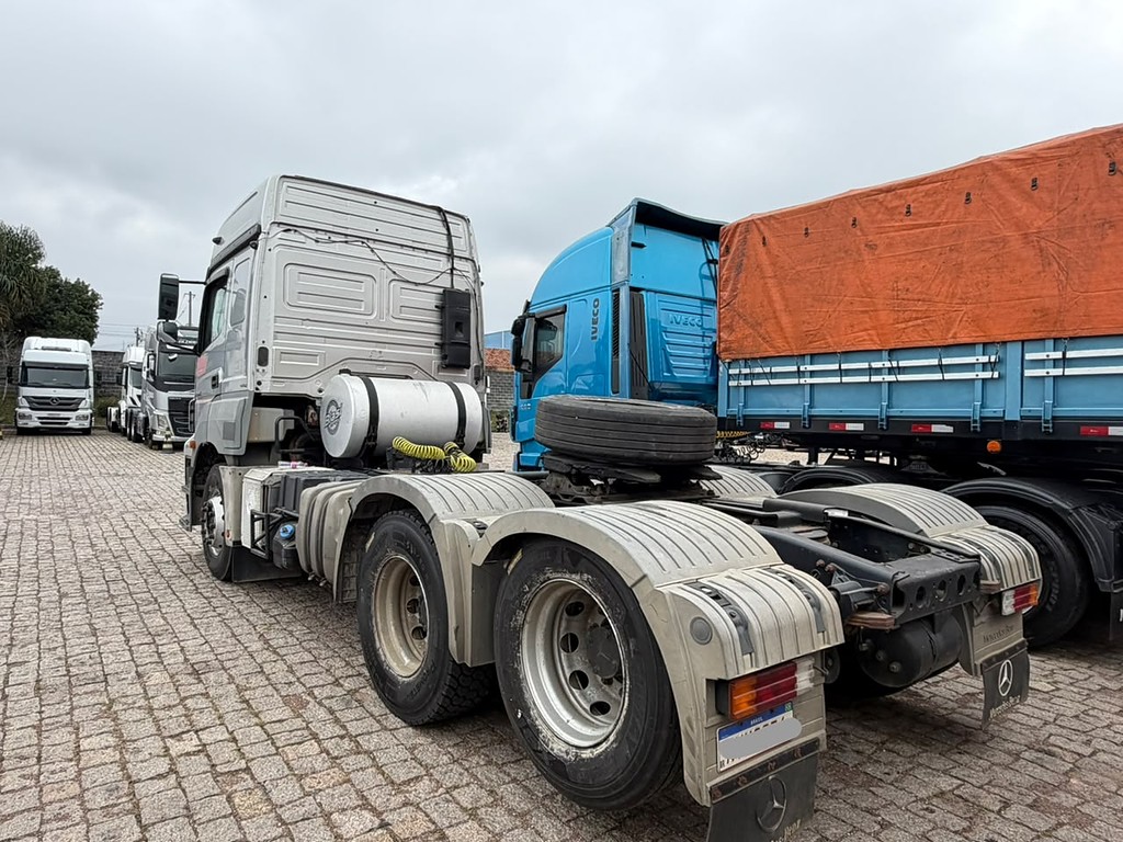 Caminhão MERCEDES BENZ MB 2544 Cavalo Mecânico ANO 2016 de Geração Caminhões e Carretas no Paraná