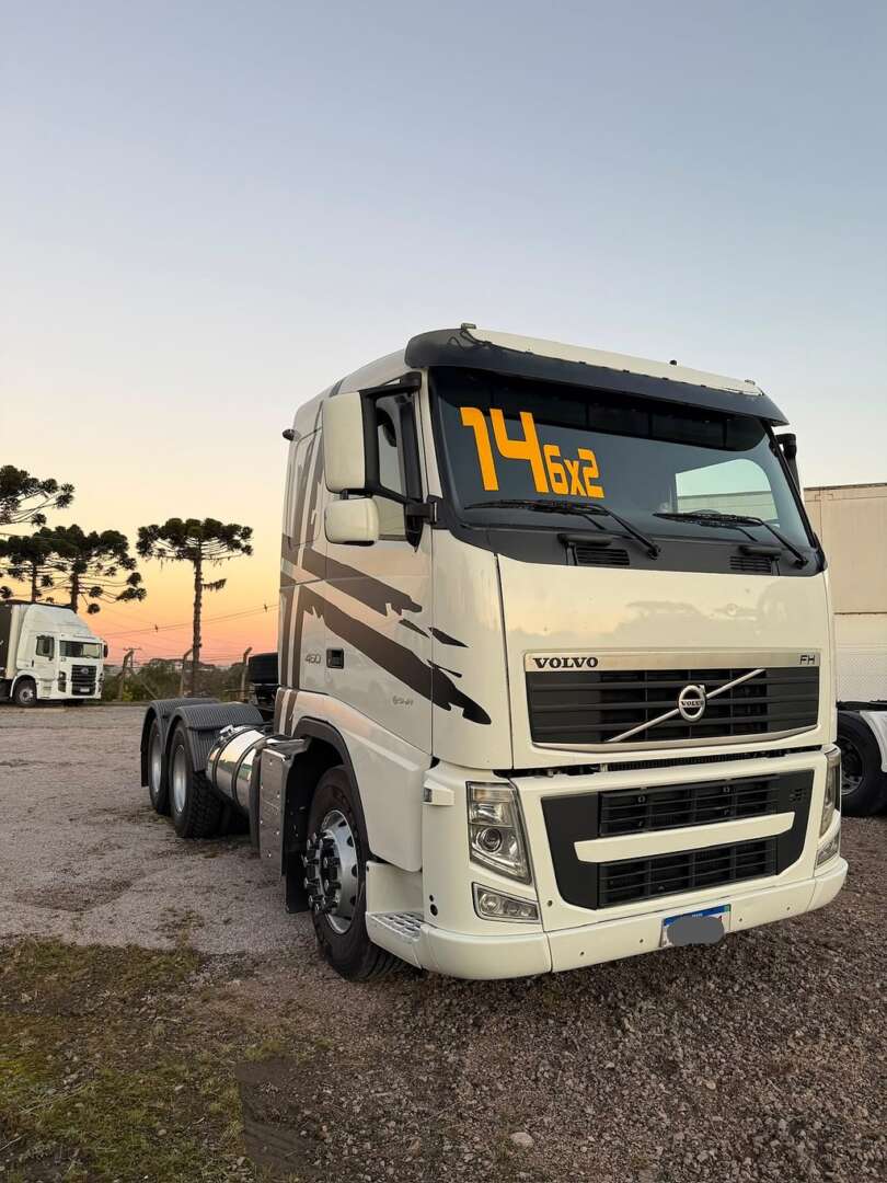 Caminhão VOLVO FH 460 Cavalo Mecânico ANO 2014 de Geração Caminhões e Carretas no Paraná