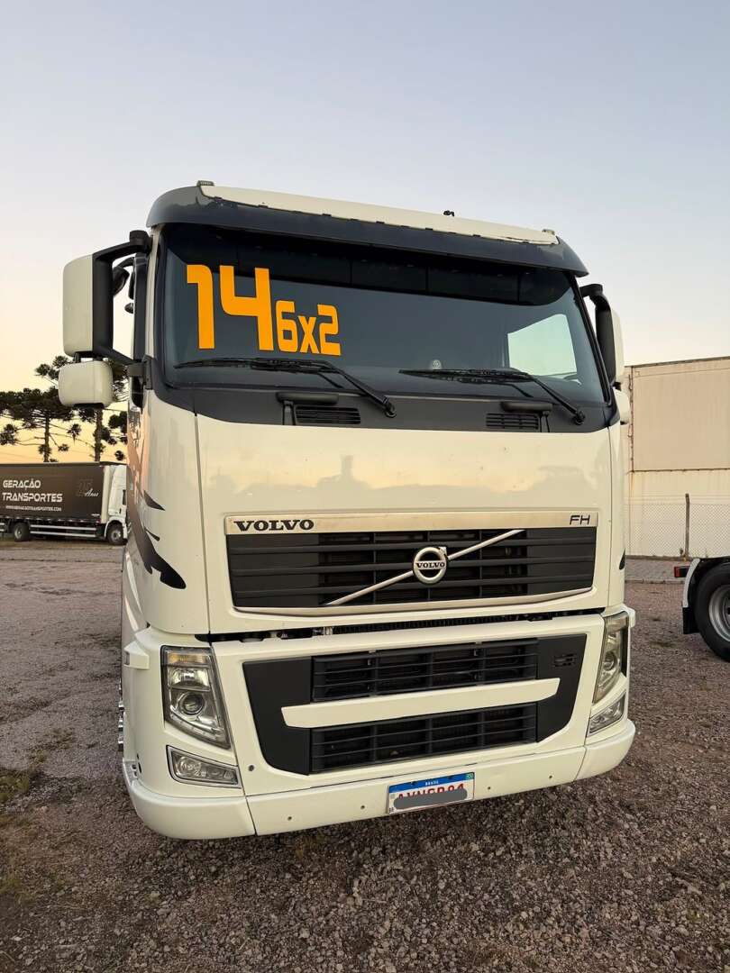 Caminhão VOLVO FH 460 Cavalo Mecânico ANO 2014 de Geração Caminhões e Carretas no Paraná