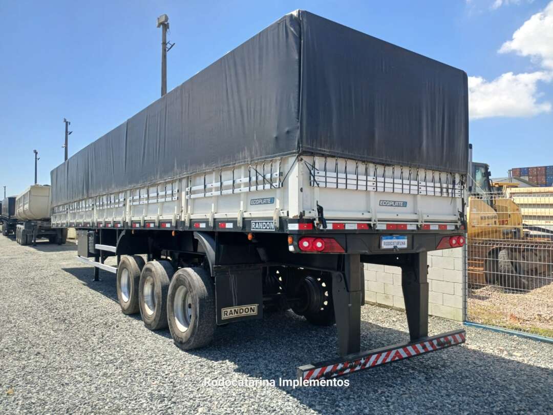 Carreta SEMI-REBOQUE GRANELEIRO Randon ANO 2023 3 Eixos de Rodocatarina Implementos LTDA na Santa Catarina