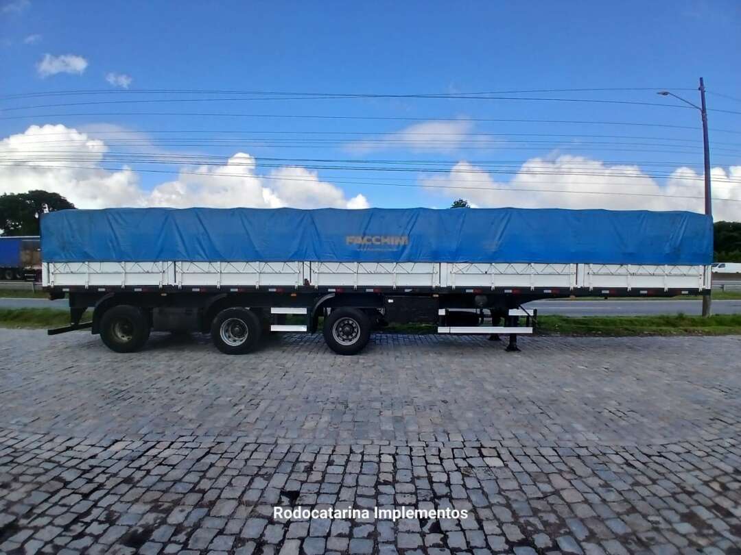 Carreta SEMI-REBOQUE GRANELEIRO Facchini ANO 2022 1+1+1 Vanderleia de Rodocatarina Implementos LTDA na Santa Catarina