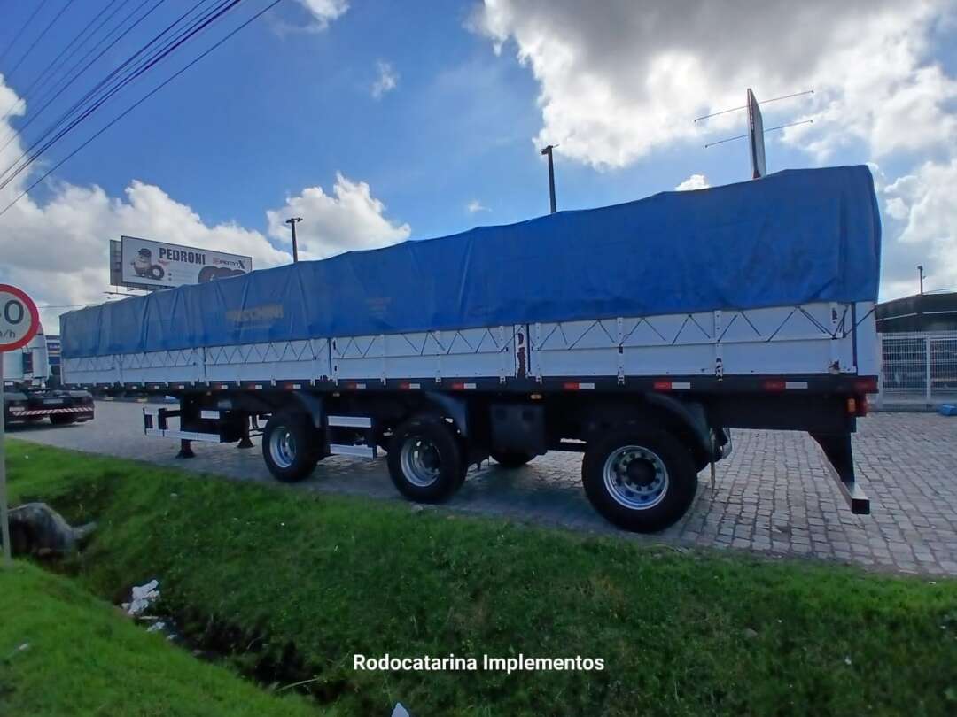 Carreta SEMI-REBOQUE GRANELEIRO Facchini ANO 2022 1+1+1 Vanderleia de Rodocatarina Implementos LTDA na Santa Catarina
