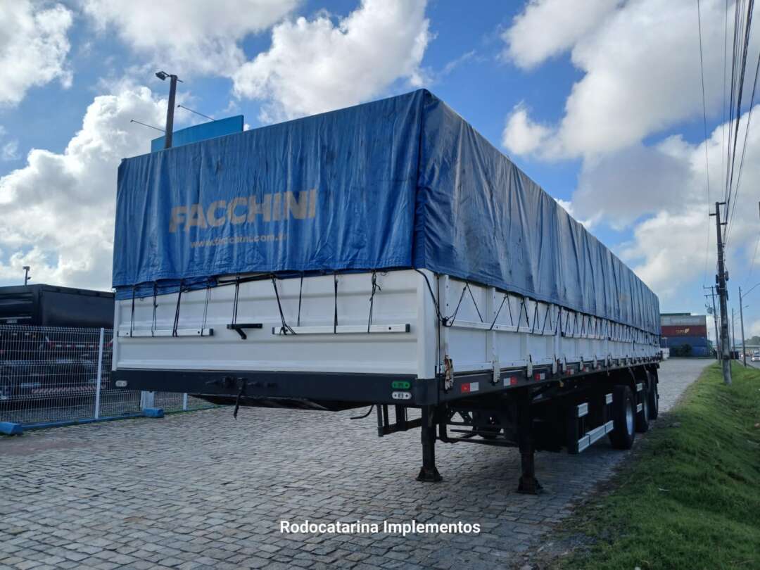 Carreta SEMI-REBOQUE GRANELEIRO Facchini ANO 2022 1+1+1 Vanderleia de Rodocatarina Implementos LTDA na Santa Catarina