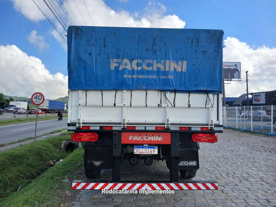 Carreta SEMI-REBOQUE GRANELEIRO Facchini ANO 2022 1+1+1 Vanderleia de Rodocatarina Implementos LTDA na Santa Catarina