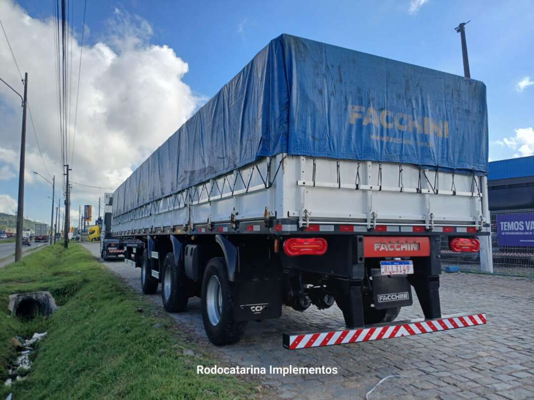 Carreta SEMI-REBOQUE GRANELEIRO Facchini ANO 2022 1+1+1 Vanderleia de Rodocatarina Implementos LTDA na Santa Catarina