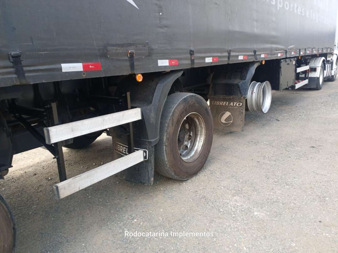 Carreta SEMI-REBOQUE BAU SIDER Librelato ANO 2019 1+1+1 Vanderleia de Rodocatarina Implementos LTDA na Santa Catarina