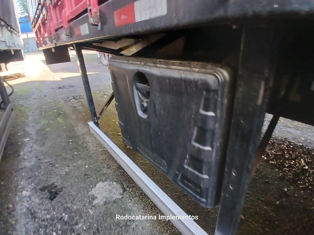 Carreta SEMI-REBOQUE GRANELEIRO Librelato ANO 2023 4 Eixos de Rodocatarina Implementos LTDA na Santa Catarina