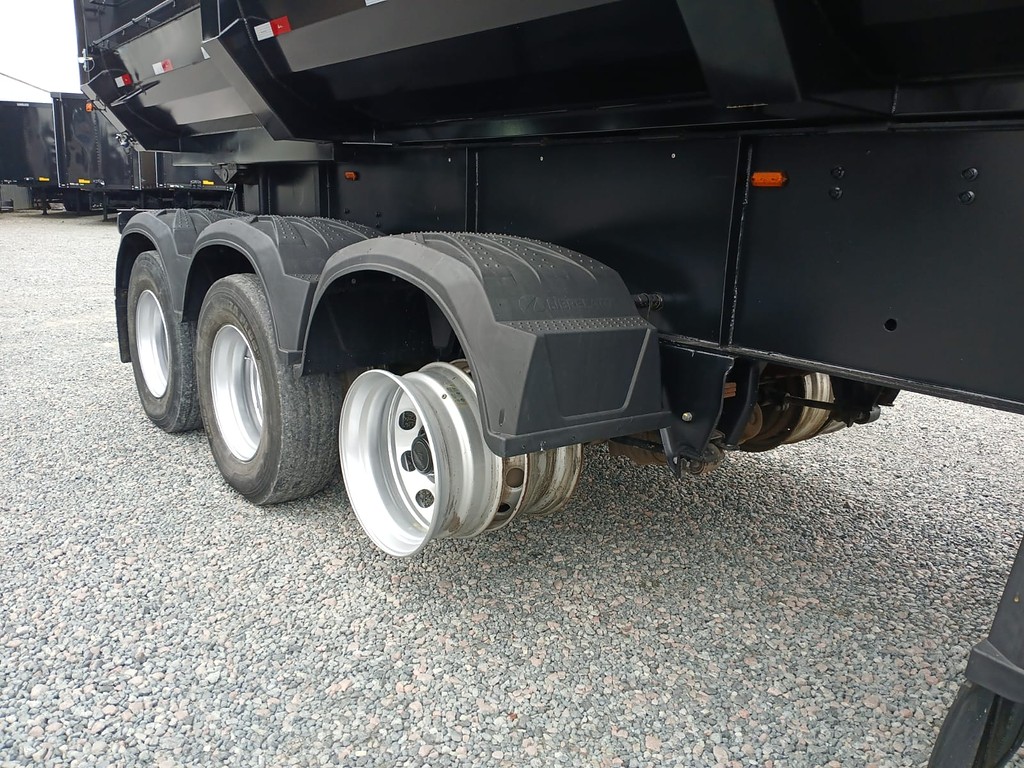 Carreta SEMI-REBOQUE BASCULANTE Librelato ANO 2024 4 Eixos de Rodocatarina Implementos LTDA na Santa Catarina
