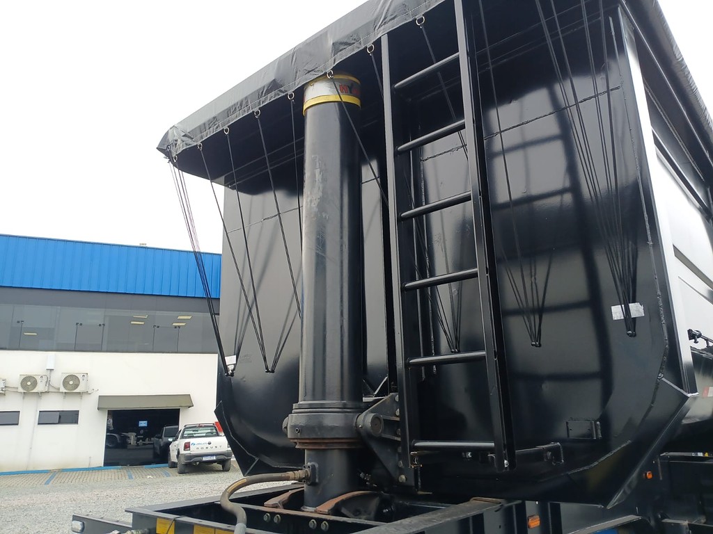 Carreta SEMI-REBOQUE BASCULANTE Librelato ANO 2024 4 Eixos de Rodocatarina Implementos LTDA na Santa Catarina
