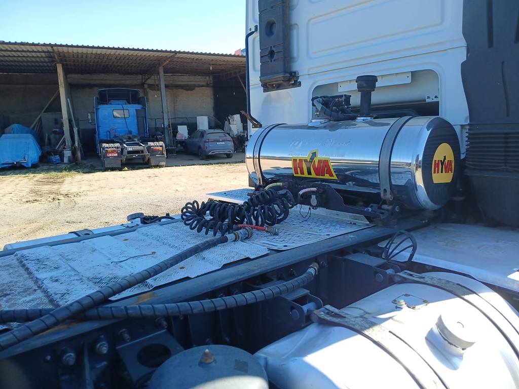 Caminhão DAF XF 530 Cavalo Mecânico ANO 2021 de Rodocatarina Implementos LTDA na Santa Catarina