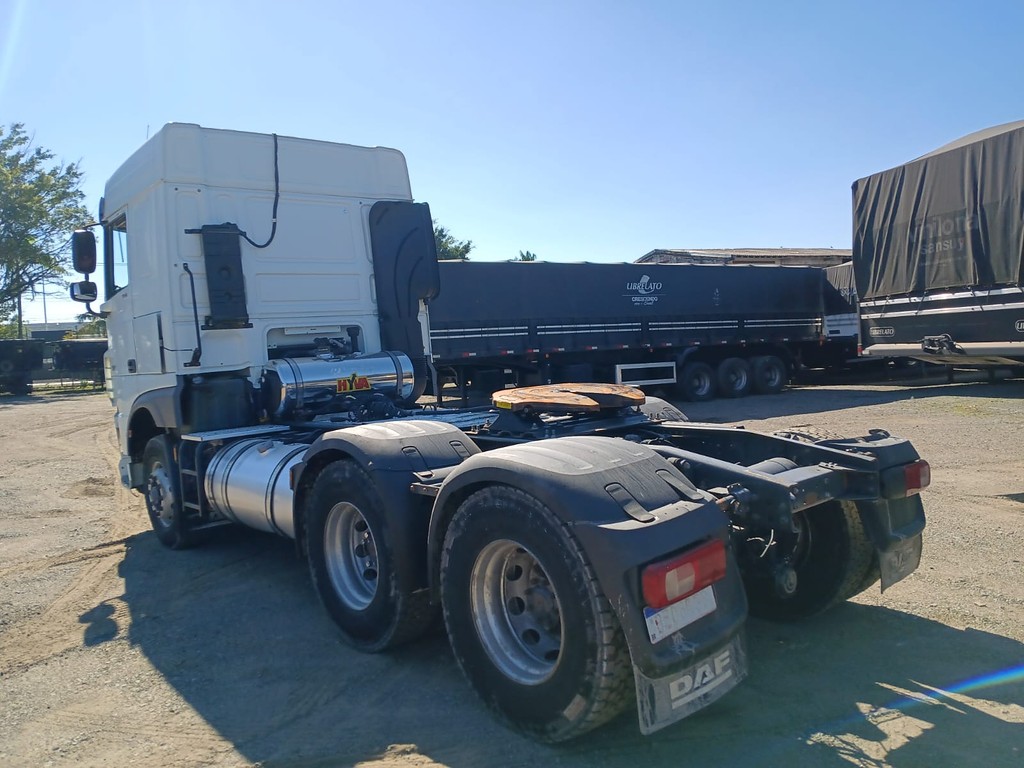 Caminhão DAF XF 530 Cavalo Mecânico ANO 2021 de Rodocatarina Implementos LTDA na Santa Catarina