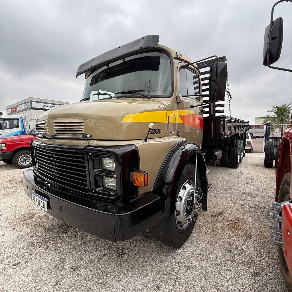 Caminhão MERCEDES BENZ MB 1513 Carroceria ANO 1987 de Sizanoski Caminhões no Paraná