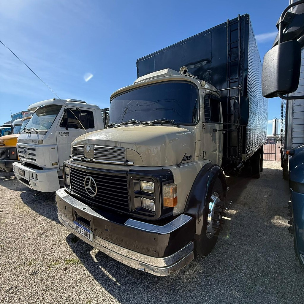 Caminhão MERCEDES BENZ MB 1113 Baú Frigorífico ANO 1972 de Sizanoski Caminhões no Paraná