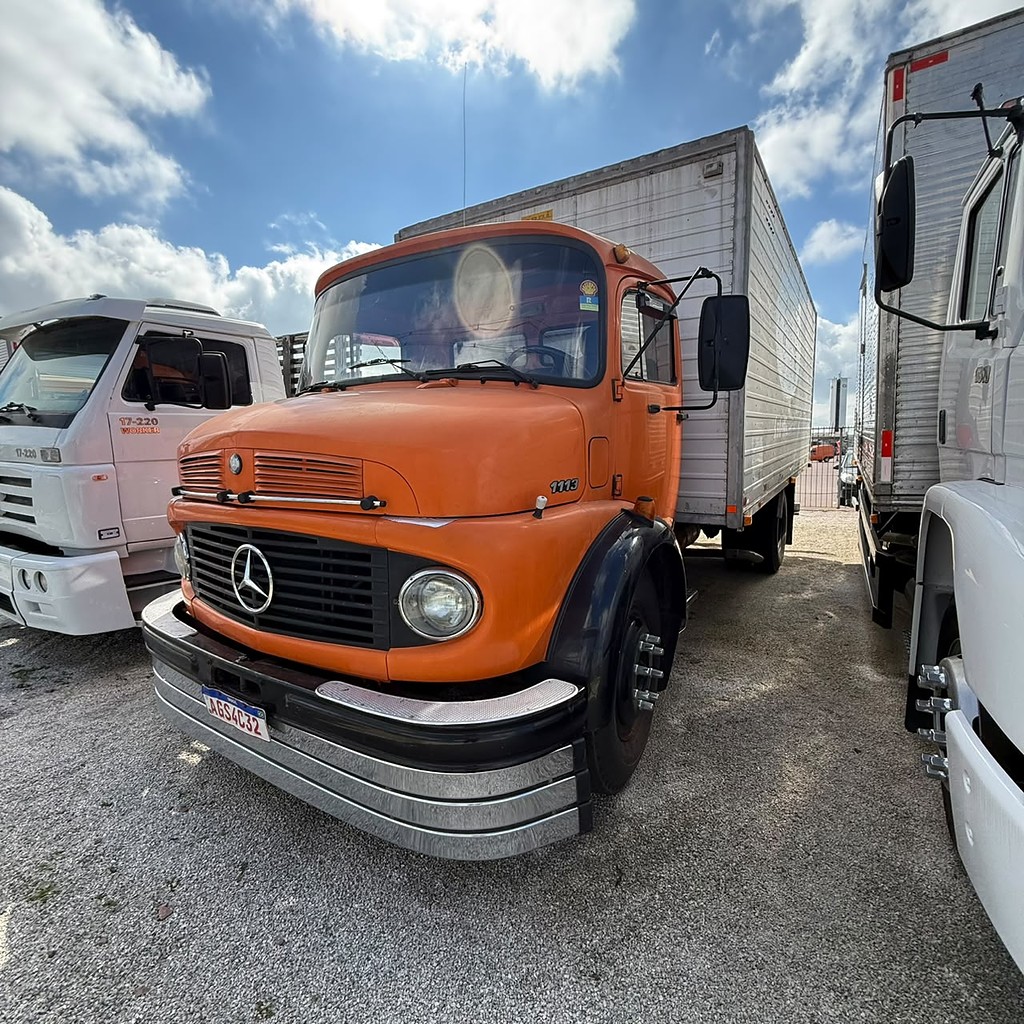 Caminhão MERCEDES BENZ MB 1113 Baú Furgão ANO 1980 de Sizanoski Caminhões no Paraná