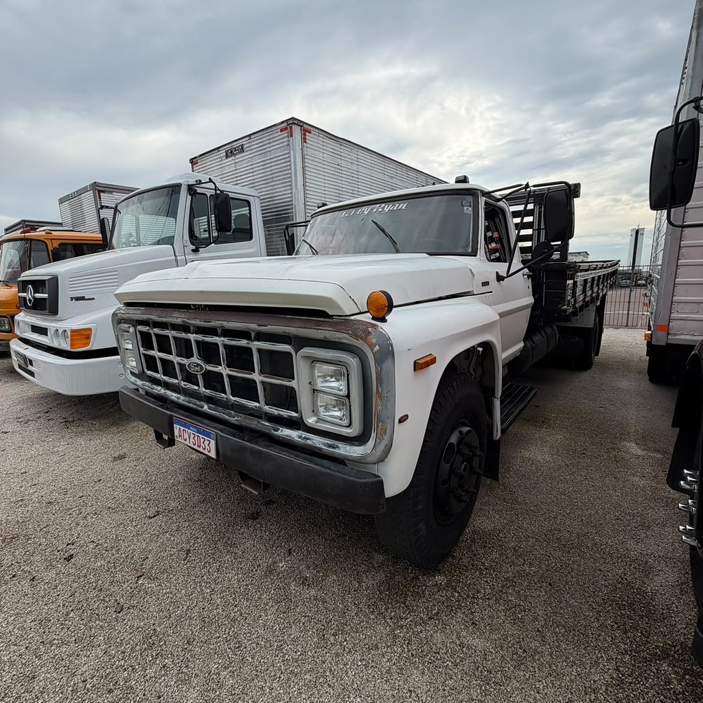 Caminhão FORD F-11000 Carroceria ANO 1991 de Sizanoski Caminhões no Paraná