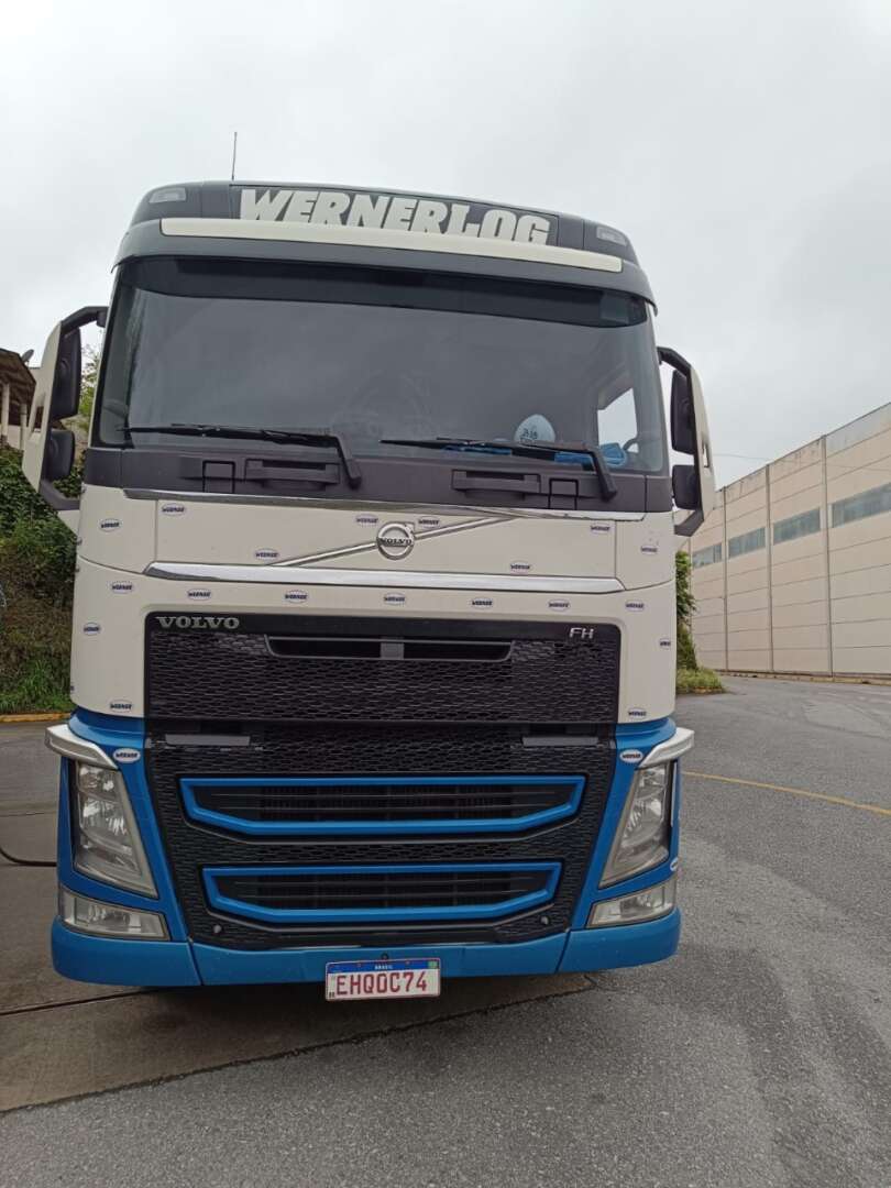 Caminhão VOLVO FH 540 Cavalo Mecânico ANO 2020 de Werner Log na Santa Catarina