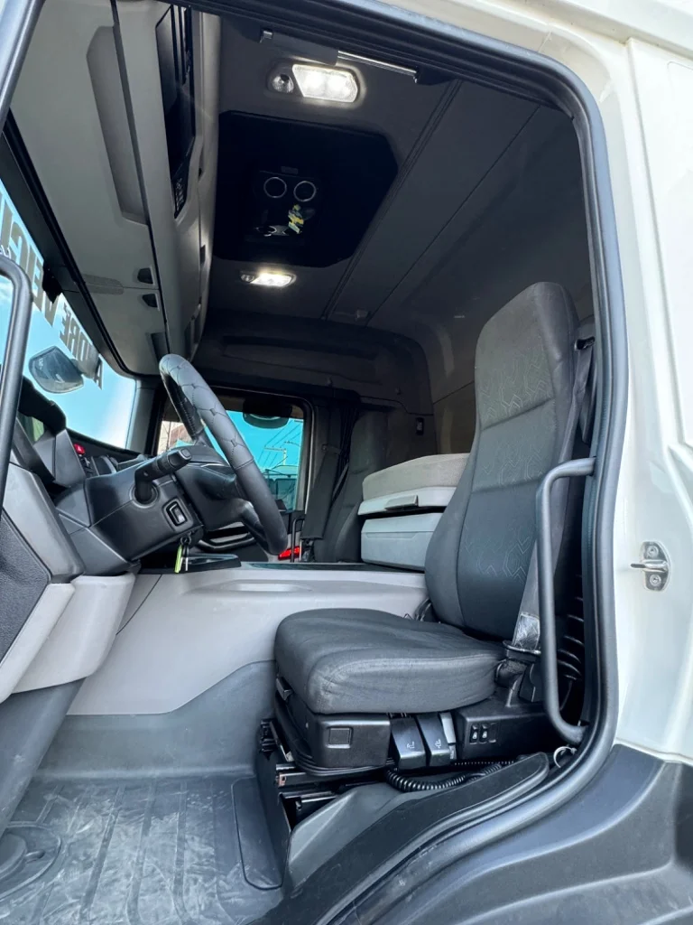 Caminhão SCANIA 320 Chassis ANO 2019 de André Veículos na Sergipe