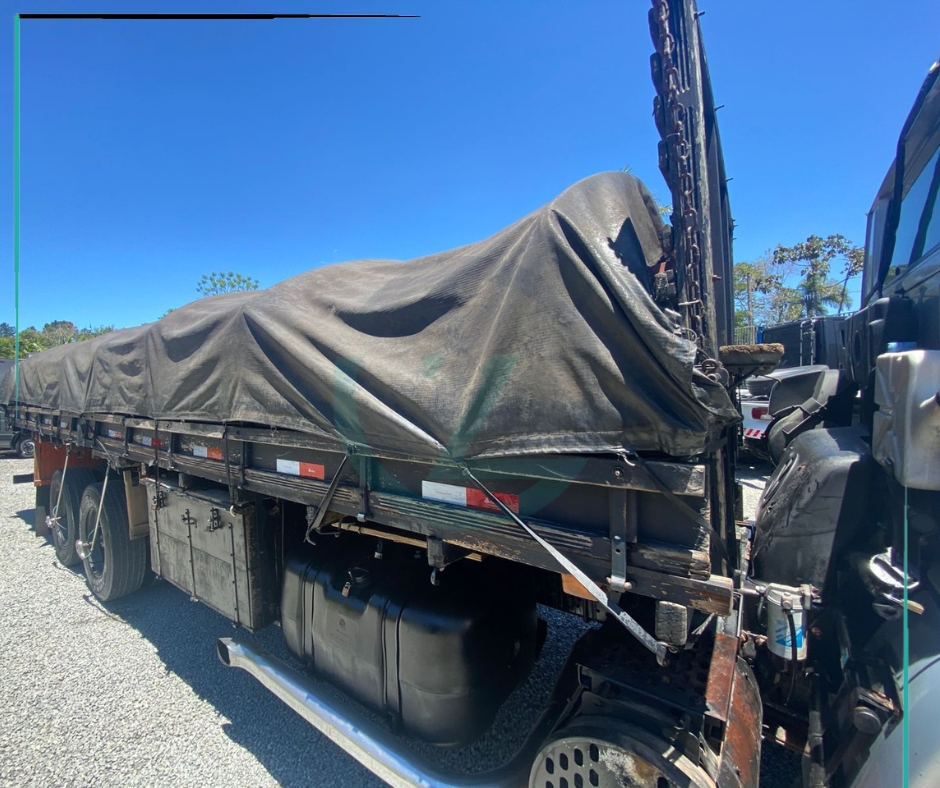 Caminhão VOLKSWAGEN VW 24220 Grade Baixa ANO 2008 de Azzioly Caminhões em São Paulo