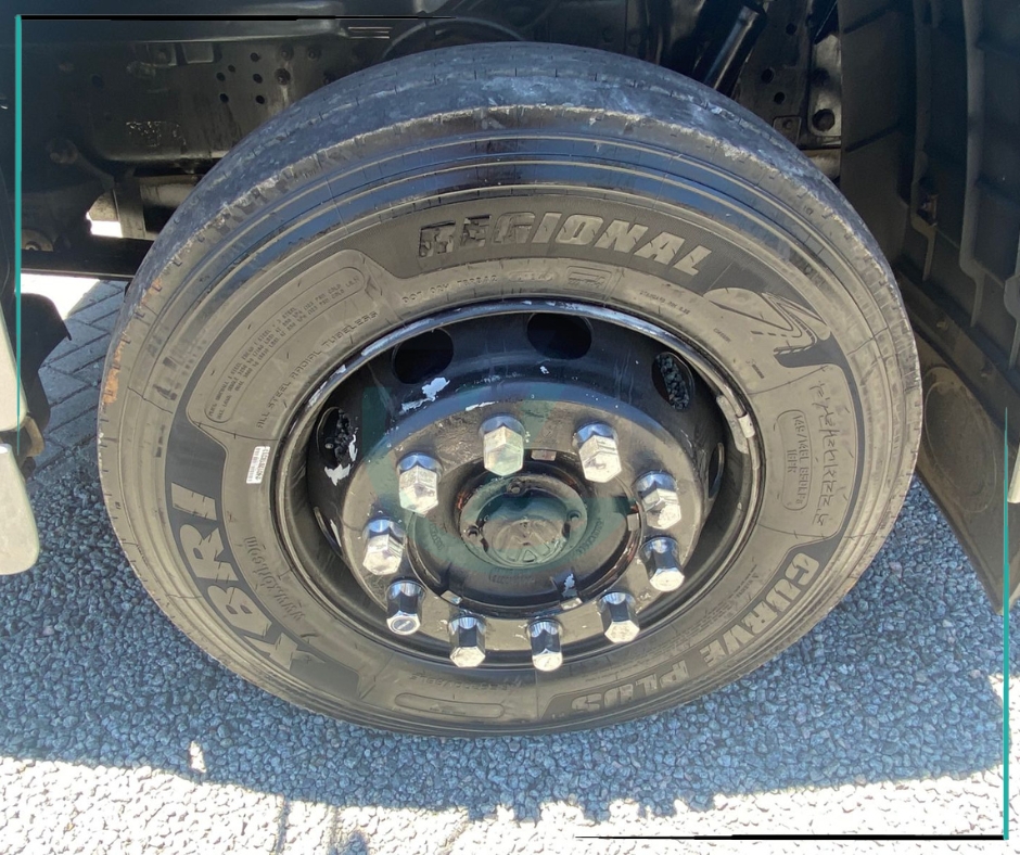 Caminhão VOLKSWAGEN VW 24220 Grade Baixa ANO 2008 de Azzioly Caminhões em São Paulo