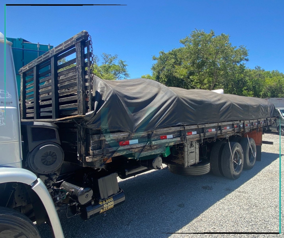 Caminhão VOLKSWAGEN VW 24220 Grade Baixa ANO 2008 de Azzioly Caminhões em São Paulo