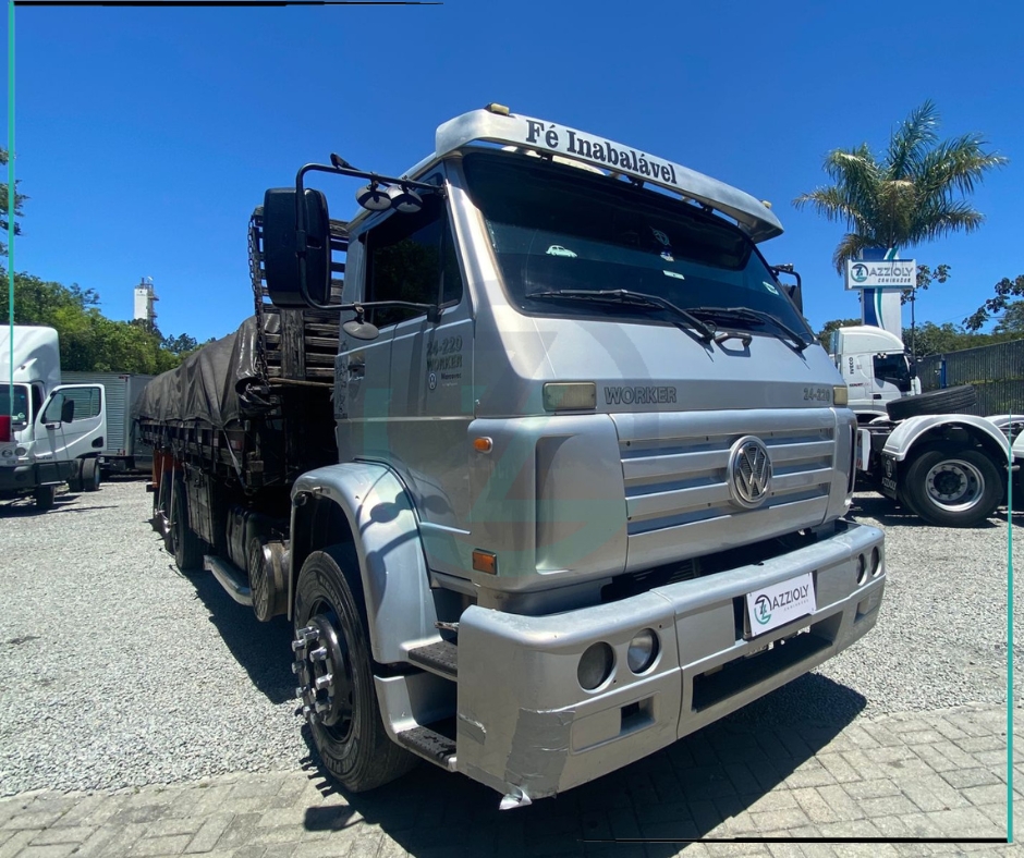 Caminhão VOLKSWAGEN VW 24220 Grade Baixa ANO 2008 de Azzioly Caminhões em São Paulo