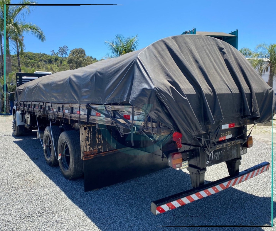 Caminhão VOLKSWAGEN VW 24220 Grade Baixa ANO 2008 de Azzioly Caminhões em São Paulo