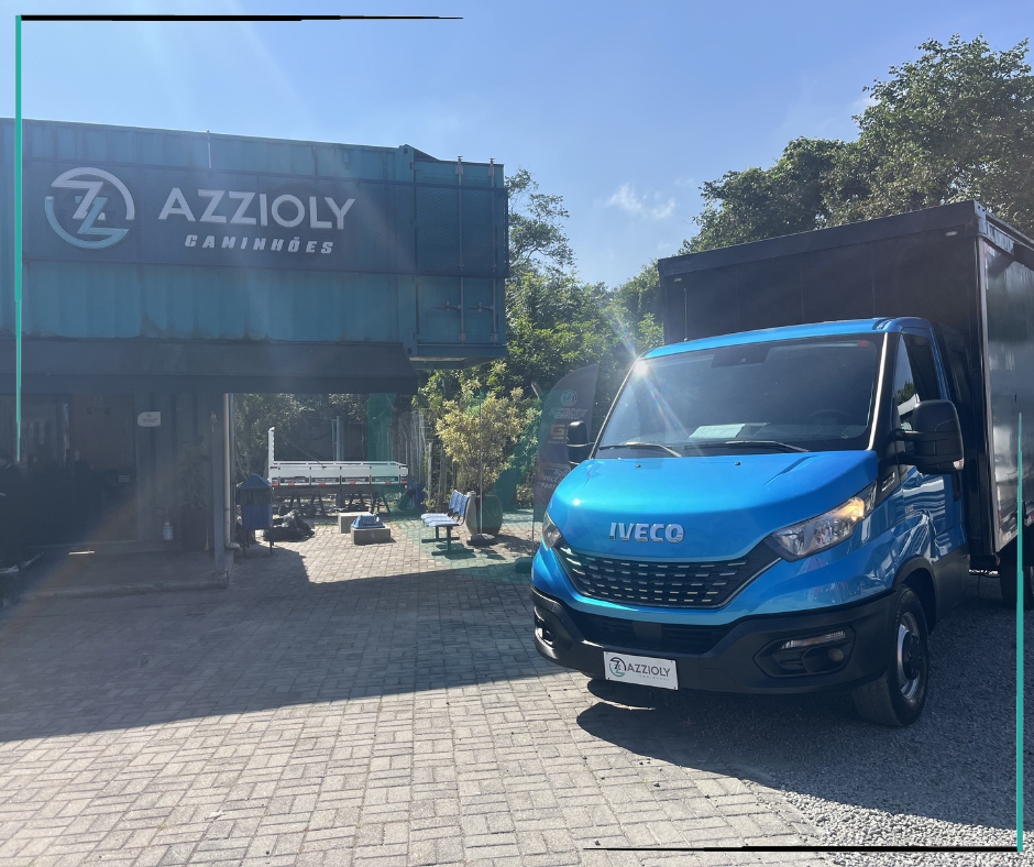 Caminhão IVECO DAILY 35-150 Baú Sider ANO 2022 de Azzioly Caminhões em São Paulo