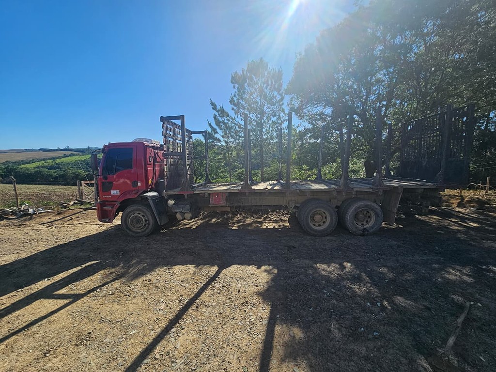 Caminhão FORD CARGO 2428 Tora Florestal ANO 2012 de Venda Truck Anuncios Reserva PR no Acre