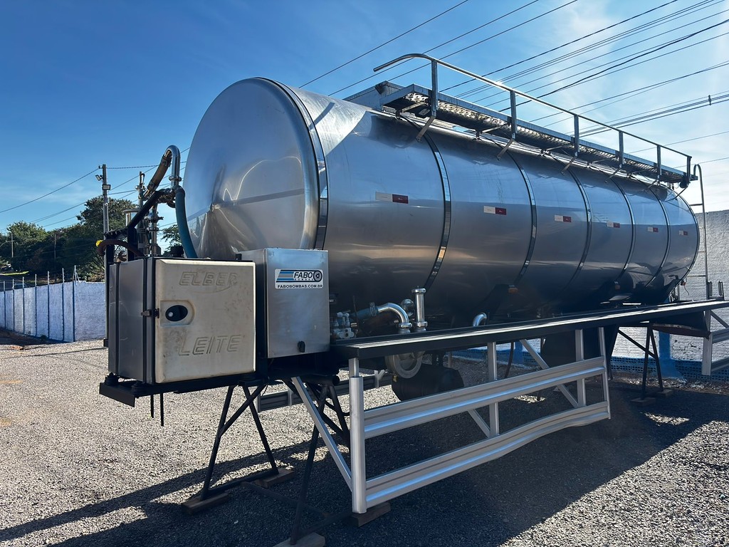 TANQUE INOX ISOTÉRMICO – 12 MIL LITROS – ANO 2021 – MARCA INOX FANTASIA – 03 COMPARTIMENTOS COM BOMBA de 13 Caminhões em São Paulo