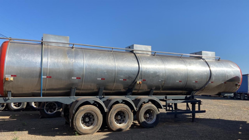 CARRETA INOX – 27 MIL LITROS 03 EIXOS – ANO 2007 – 03 COMPARTIMENTOS de 13 Caminhões em São Paulo