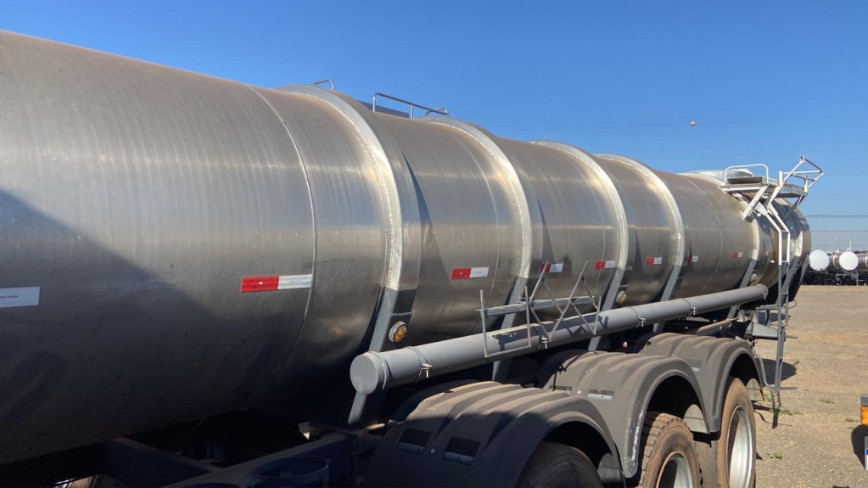Carreta BITREM TANQUE INOX Liess ANO 1995 3 Eixos de 13 Caminhões em São Paulo