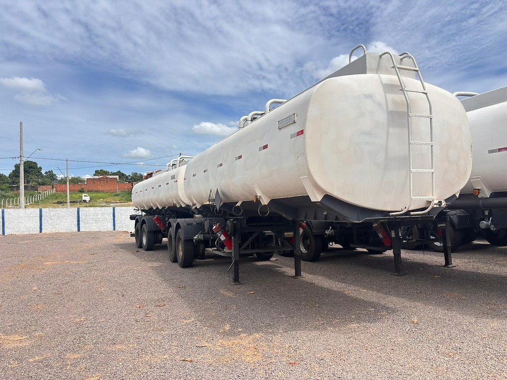 Carreta BITREM TANQUE AÇO Randon ANO 2001 4 Eixos de 13 Caminhões em São Paulo