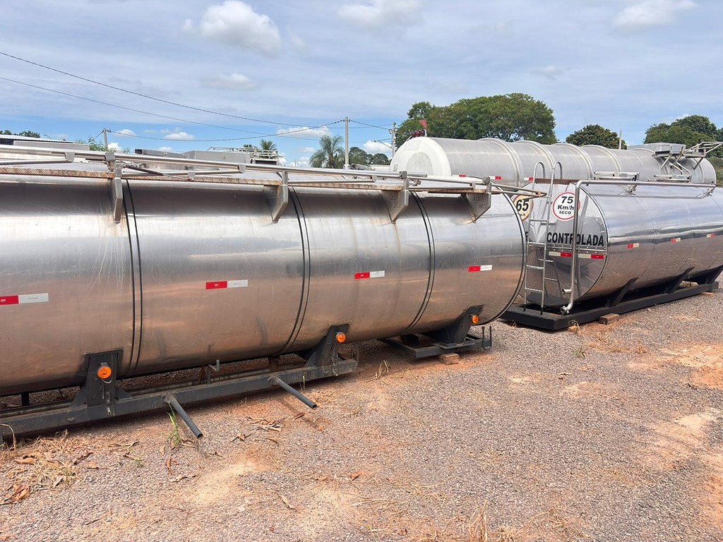 Carreta IMPLEMENTO CAMINHÃO CARROCERIA Outros ANO 2014 1 Eixo de 13 Caminhões em São Paulo