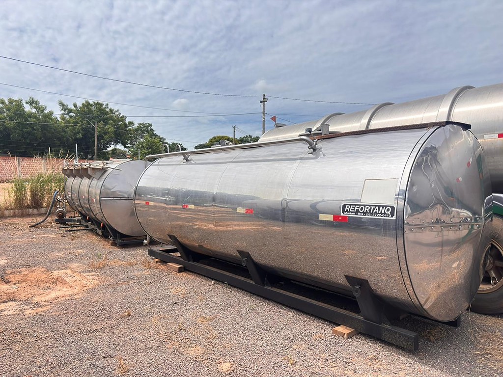 Carreta IMPLEMENTO CAMINHÃO CARROCERIA Outros ANO 2014 1 Eixo de 13 Caminhões em São Paulo