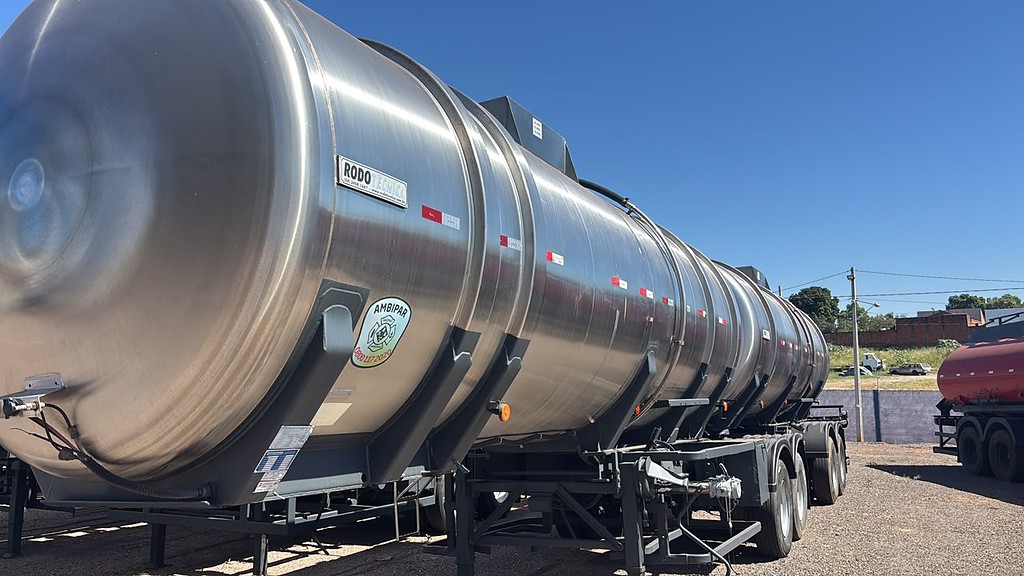 Carreta BITREM TANQUE INOX Randon ANO 2010 2 Eixos de 13 Caminhões em São Paulo